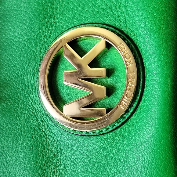 MK Green Leather Wristlet - Picture 5 of 5